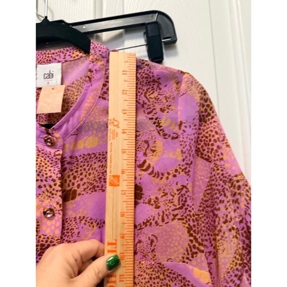 Cabi Sheer Leopard Print Flutter Sleeve Blouse Women’s Small Purple Animal Print - Picture 5 of 7